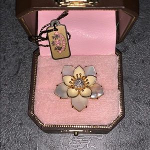 Juicy Couture flower ring size 6